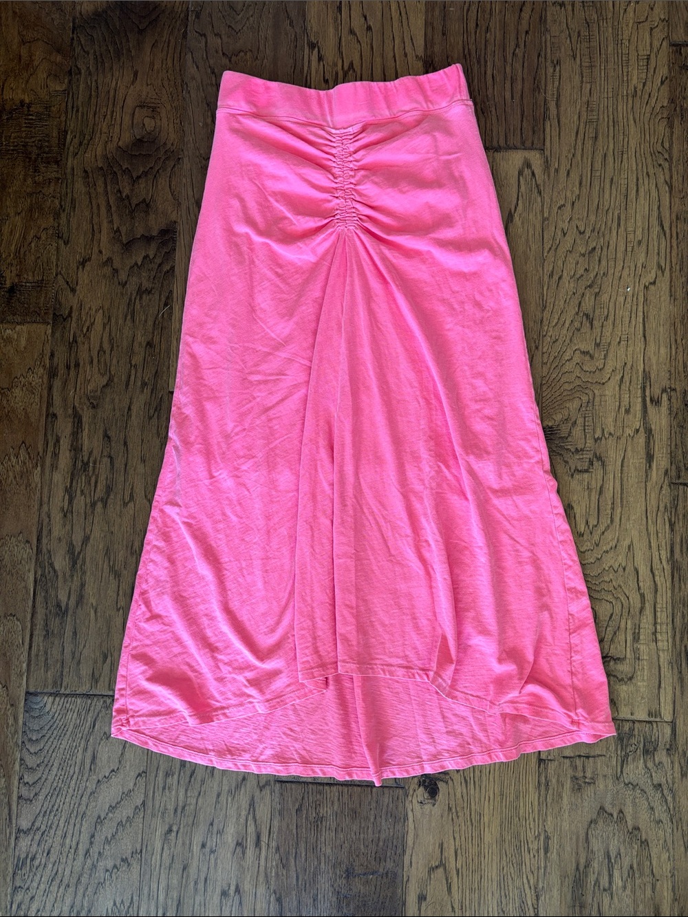 Sundry Ruched Front Midi Skirt in Hot Pink